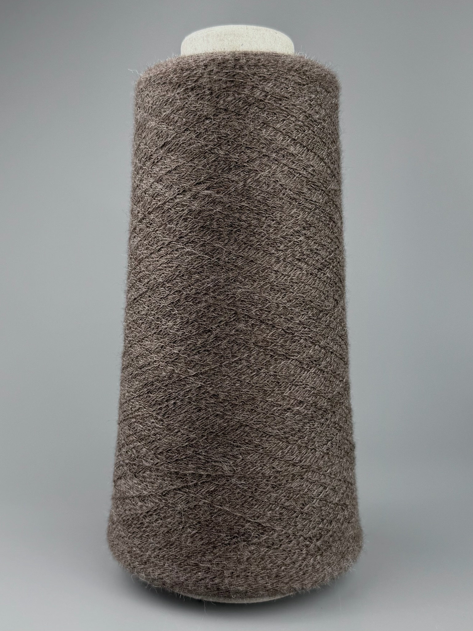 Pecci Filati Art. FLUIDO 2000 m / 100 g – Alpaka Merino Garn mit Polyamid col. Taupe foto 2
